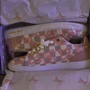 Louis Vuitton print sneakers pink